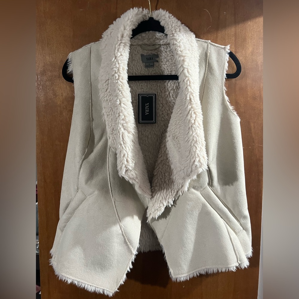 Yaira sheep skin vest